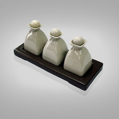 Set de flacons d’amenities avec plateau